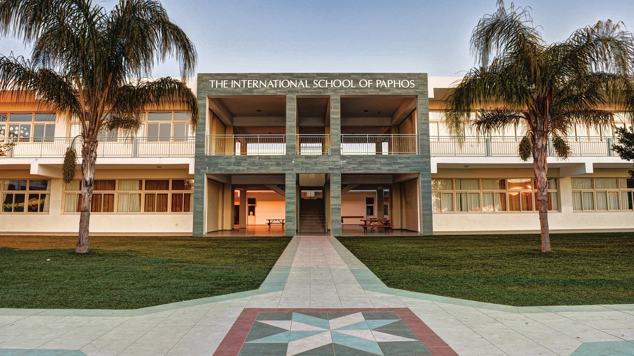 International school. Русскоязычные школы Лимассол. Государственные школы на Кипре. International School of Paphos. Частные школы Пафос.